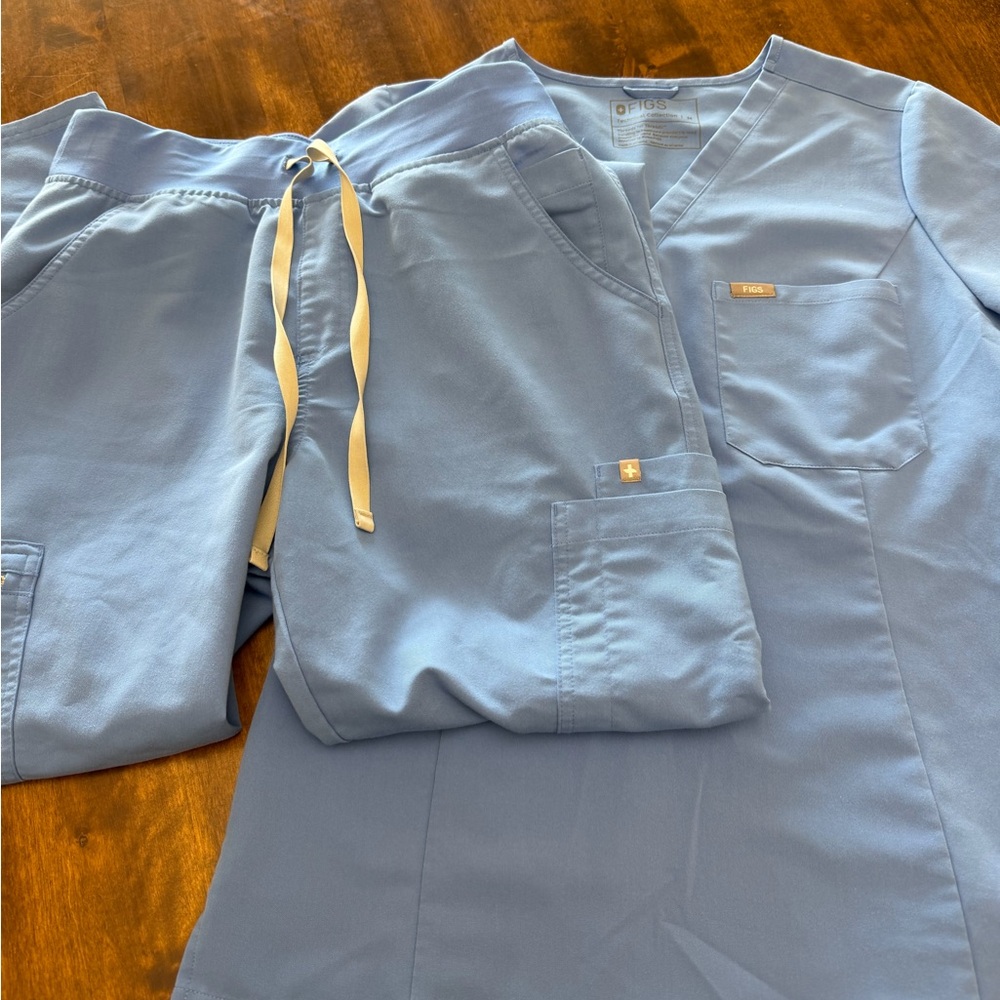 Figs Ceil Blue scrub set size Medium- Catarina Top/Yola Pants